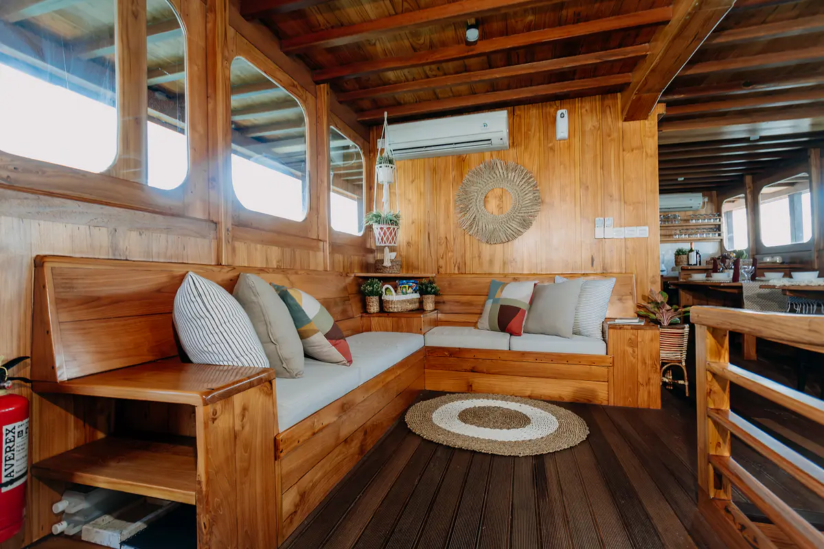 Andamari Phinisi - Luxury Phinisi Komodo Charter 2026